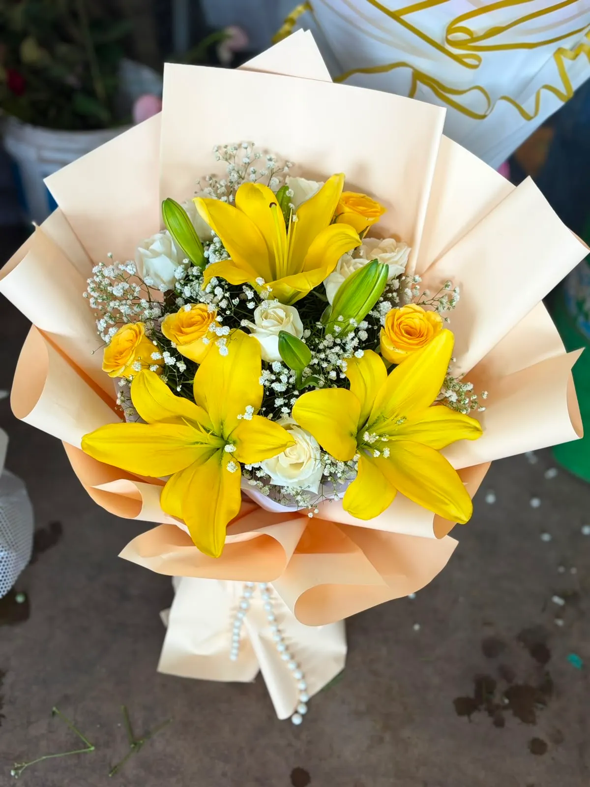 Yellow Lily bouqet fansy